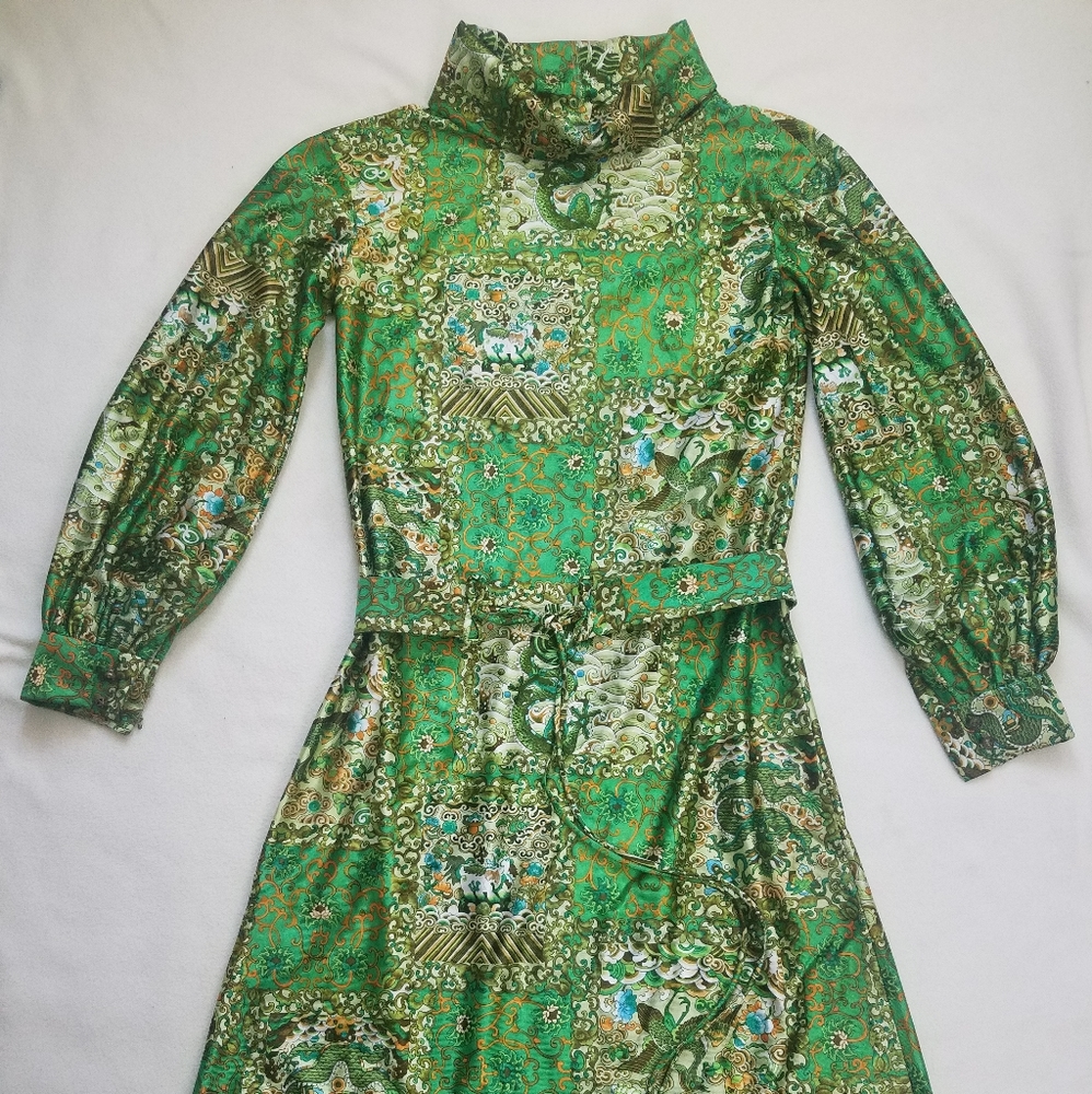 Vintage 1960s-70s handmade dragon dress - Picture 3 of 8